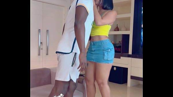 Después de perder una apuesta, el cornudo mira a NEG&Atilde_O PIROCUDO FOLLAR A LA NOVIA JAPONESA SIN CONDÓN