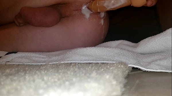 Lonely soloboy finds ways to get his anal fantasies filled