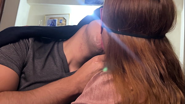 Ama i BACI sporchi e CALDI, pieni di SALIVA e con molta LINGUA