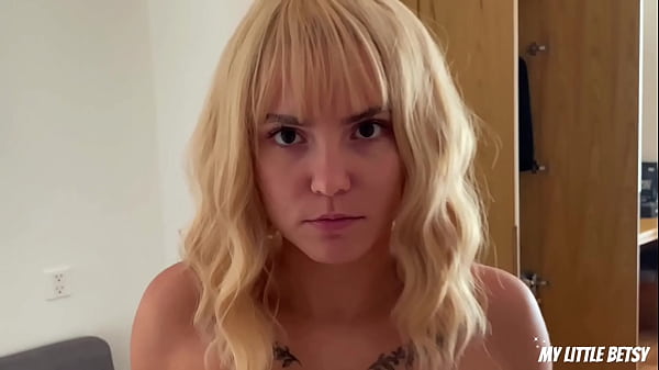 डाकिया पकड़ा गया! अब हॉट नेकेड हाउसवाइफ उसकी ठीक से सवारी करेंगी