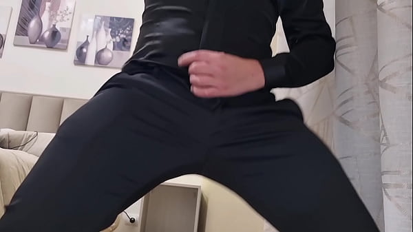 LE ENCANTA CORRER ELEGANTE | GEMIDOS Y PAJA INTENSA CON ELEGANTE VESTIDO - PANTALONES Y DISFRUTA CON UN FUERTE ORGASMO (VIDEO EXCLUSIVO COMPLETO)