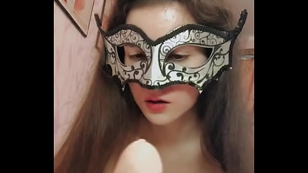 स्टॉकिंग्स में रूसी श्यामला गंदी बातें, उंगलियों वाली बिल्ली के साथ मोटा डिल्डो चूसती है। क्लोज़-अप गुदा फिंगरिंग