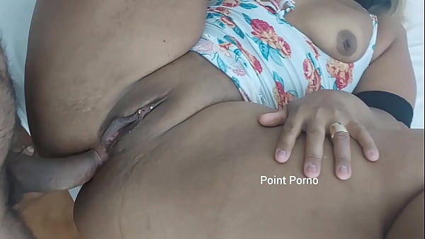 Gostosa veio aqui em casa e levou pau preto na buceta e no cuzinho