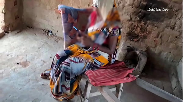 देसी सेक्सी भौजी की साड़ी में बिस्तर पर चुदाई बेस्ट इंडियन सेक्स वीडियो रियल देसी सेक्स हिंदी डर्टी ऑडियो