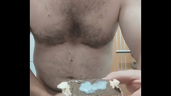 VID 424 Eu me masturbo e bebo minha urina e como minha porra (7min)