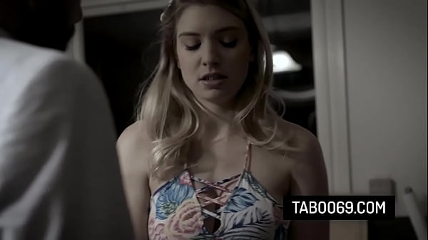 La bella e tettona Giselle Palmer viene scopata dal migliore amico del suo patrigno