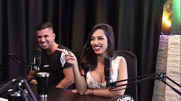 Sehen Sie sich sinnliche, exotische Teenie-Videos an