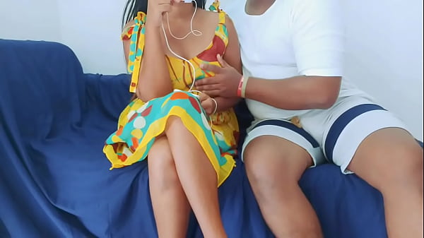 आश्चर्यजनक सेक्सी किशोर लड़की