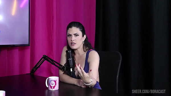 Cô ấy làm việc với một người hộ tống, cô ấy không nghĩ mình xứng đáng có một mối quan hệ, và sự tư vấn của cô ấy... - Amanda Smell