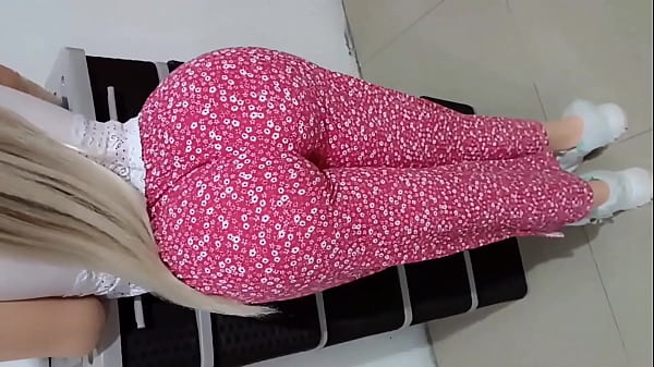 एक अच्छे गधे के साथ सुनहरे बालों वाली सौतेली बेटी अपने कामुक सौतेले पिता की कार को दुर्घटनाग्रस्त करने के बाद बिना कंडोम के सेक्स का भुगतान करती है