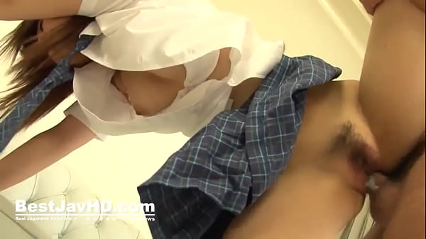 Las provocativas habilidades de mamada de colegiala de Miku Airi te dejan asombrado - ¡Hardcore japonés XXX!