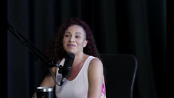 Teve sua turma anal com seis homens, teve sua primeira experiência no liberalismo e deu dicas de swing - Sta&ordf_ Love n'_ Fire (SHEER/RED)