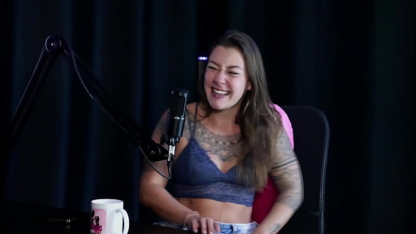 Anh ấy thích làm điều đó ở những nơi nguy hiểm, anh ấy quan hệ tình dục trong rạp chiếu phim và dù lượn, ngay cả trên đường phố và thích quan hệ tình dục bình tĩnh - Flor de Damiana (SHEER/RED)