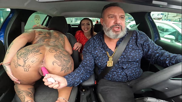 Luizza Saito, lần đầu tiên vẽ số bảy trong xe, mút và ngồi xuống