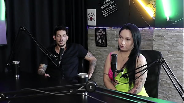 Nas plataformas fazem conteúdo caseiro, ele não se sente atraído por mulher, e quando ela postou foto de calcinha... - Joice Muller &amp_ Rennan Delgado