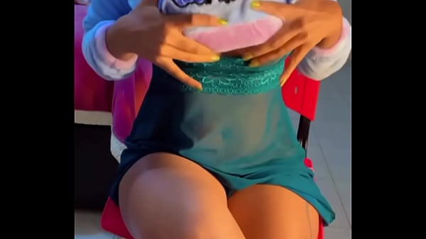 WHAT A HOT BLOGGER! Rosered.vip CALLS!!