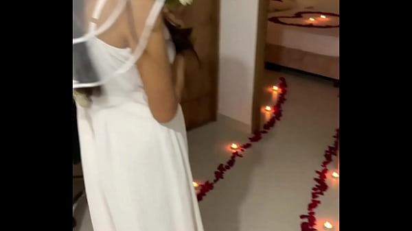 हनीमून के दौरान सबसे अच्छा भावुक सेक्स