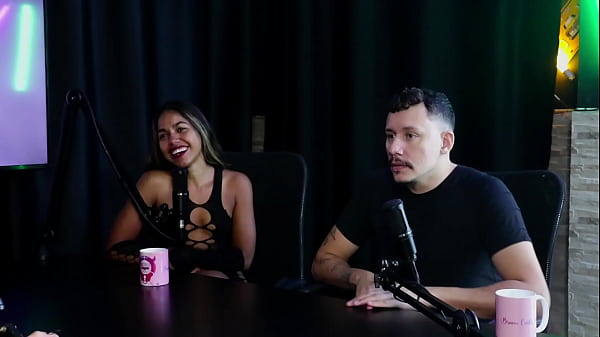 All'inizio vivevano una vita nascosta, catturavano tutti nei club e avevano paura quando erano presenti - Casal Kaliente (SHEER/RED)