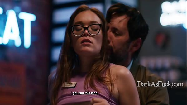 Ein schrecklicher Banker nutzt die arme Studentin aus, die versucht, ihr Familienunternehmen zu retten