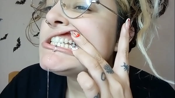 Nữ hoàng tôn sùng mới