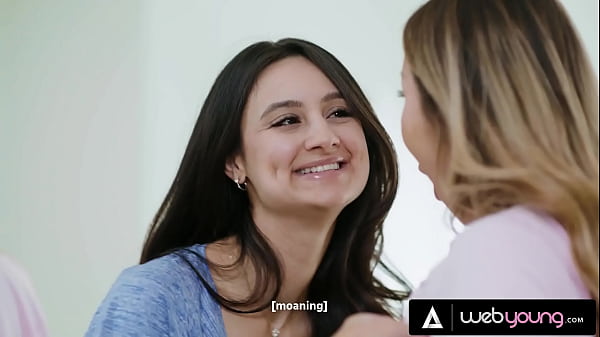 Die Babes Eliza Ibarra, Kyler Quinn, Kimmy Kimm und Nicole Doshi konkurrieren beim Nippellutschen und Gesichtsficken