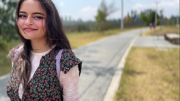 एक सार्वजनिक पार्क में मिले एक अजनबी से मेरी चुदाई हुई और वह सेक्सलीला निकली