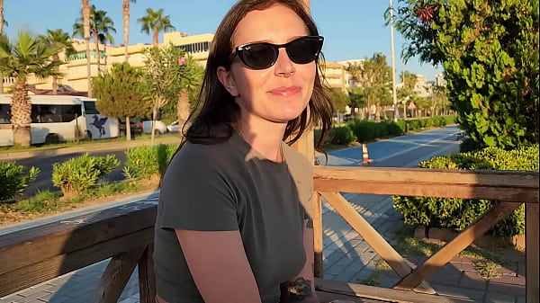 Chúng tôi gặp nhau trên đường và ngay lập tức đụ nhau!