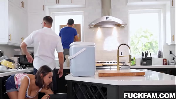 SINDía de la Independencia Hailey Rose, Will Pounder, Max Fills