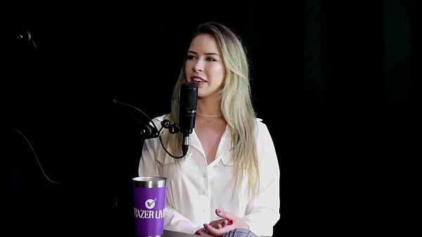 Cô ấy quan hệ tình dục qua đường hậu môn rất nhiều, cô ấy xuất hiện, cô ấy có một máy rung khiến cô ấy xuất tinh một mình và hài lòng với một người sử dụng xe lăn... - Milena Moreau (SHEER/RED)