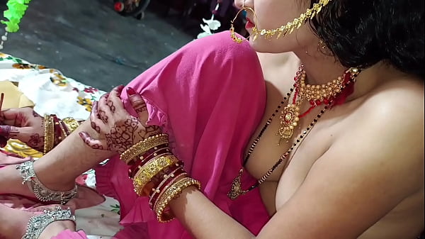 सेक्सी सेक्सी किशोर प्रदर्शन करता है