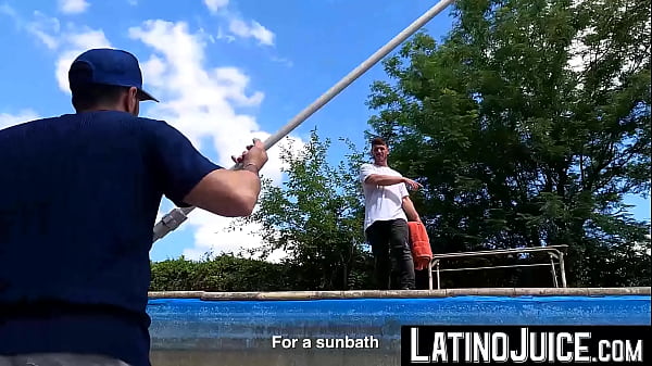 LatinoJuice.com - Liam Cox & amp_ Luke Ryder - El musculoso Luke Ryder engullido por la boca ansiosa de Liam Cox