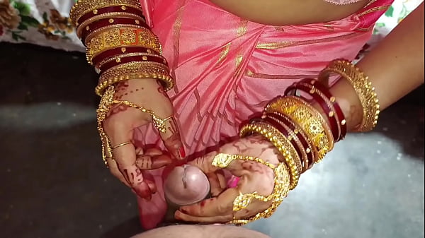 She was going to Sadar Bazaar, brother-in-law fucked her in clear Hindi voice on the pretext of getting the goods.