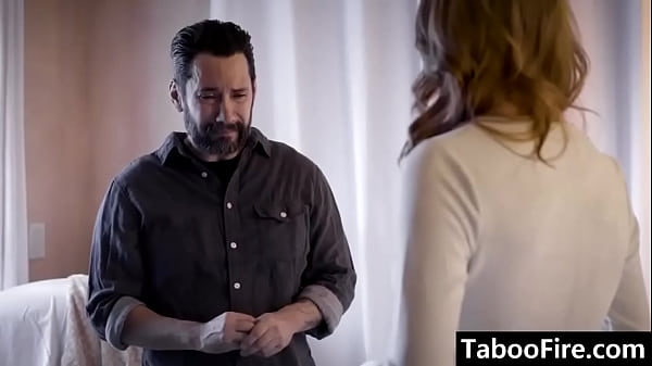 Trauernder Witwer fickt die Freundin seines Stiefsohns