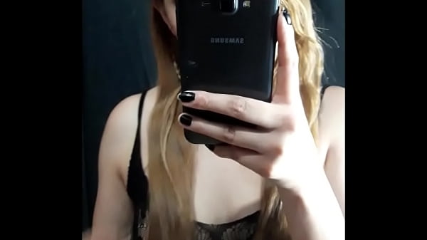 Il mio patrigno era sexy e ha rimosso il preservativo