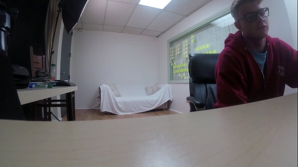 जिप्सी फैन को ओरल पीओवी 1 देती है