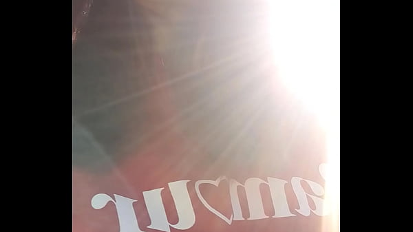 La giovane sexy ESIBIZIONISTA Hanna Drowzee FUORI IN PUBBLICO si masturba e mostra mentre i suoi vicini LA GUARDANO ESSERE UNA TROIA ARRAPATA.