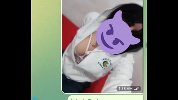 Adolescente sexy L'adolescente si esibisce