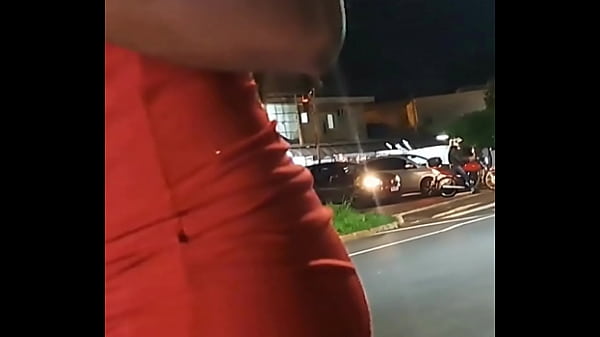 Tôi tìm thấy nó trên đường, tôi đang biểu diễn, tôi mang nó về nhà nóng bỏng trong khi mẹ kế tôi làm việc ở nhà, tôi đụ cô ấy