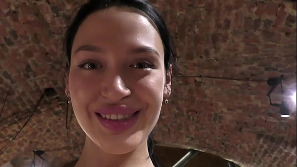 एंजेलीना जोली की बहन मेरी पड़ोसी है! उसे हर दिन जम कर चोदना