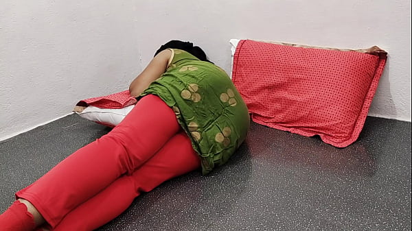 अद्भुत सेक्सी किशोर नृत्य