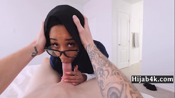 अरब किशोर पोज़ - सेक्सी