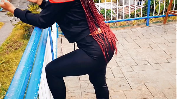 एक बड़ी गांड वाली माँ के साथ मेरा पहली बार