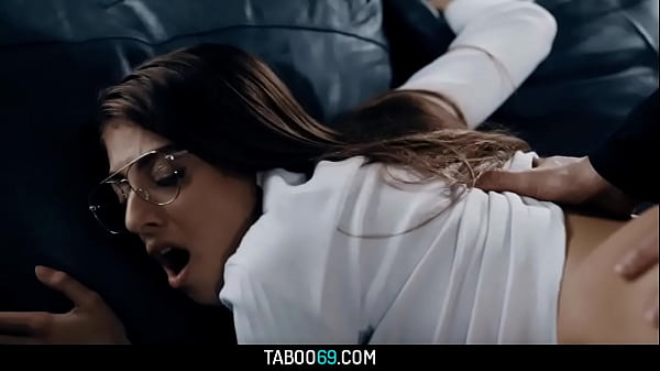 Poses d'ados coquines et chaudes - anal