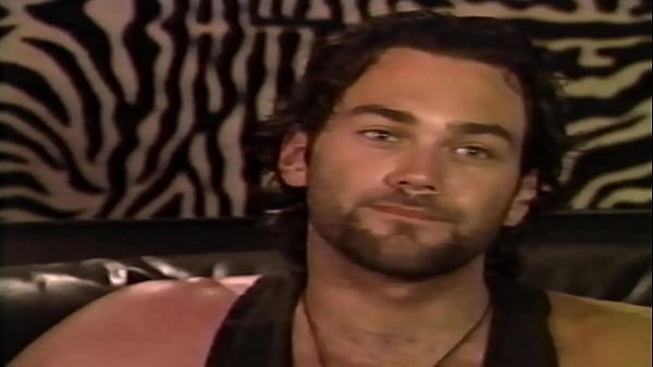 Beautiful Teen teases amateur