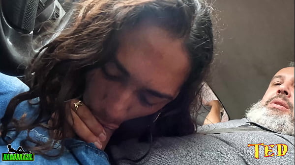 Những điệu nhảy của cô gái trẻ ấn tượng