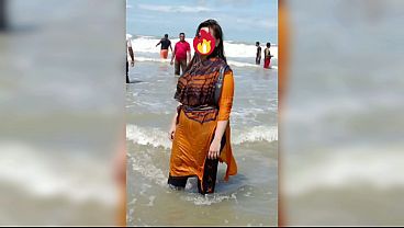 गधा किशोर प्रदर्शन करता है - शरारती