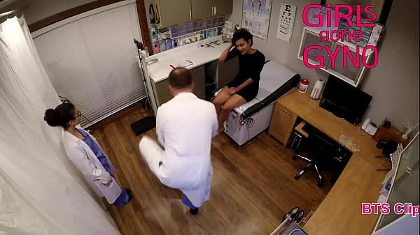 Sehen Sie sich das wunderschöne Teenie-Video an