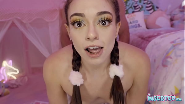 INSÉRÉ Sophia Burns se fait bourrer les trous