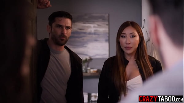 Guarda il video appassionato di adolescenti con tette grosse