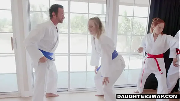 Lara Frost (harter BDSM mit Turnerin Lara Nrx037) [2020, Anal, Arsch zu Mund, große Titten, Spermaschlucken, Doppelpenetration, 720p]